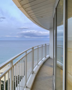 Balkondan sahilin manzarası balkon manzaralı..