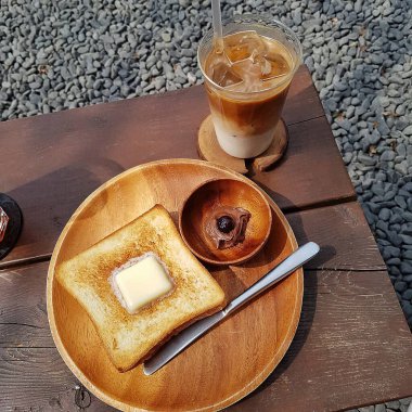 Sütlü, kremalı ve dondurmalı lezzetli kahve.