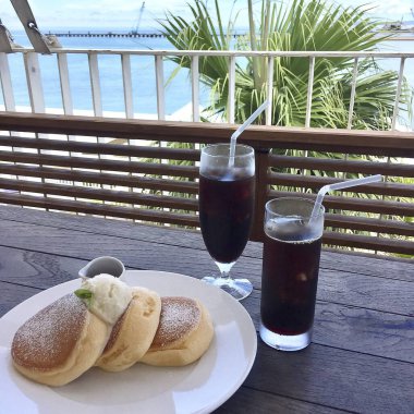 Kahvaltı, kahve ve dondurma.