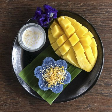 Mango ve ananaslı mango.