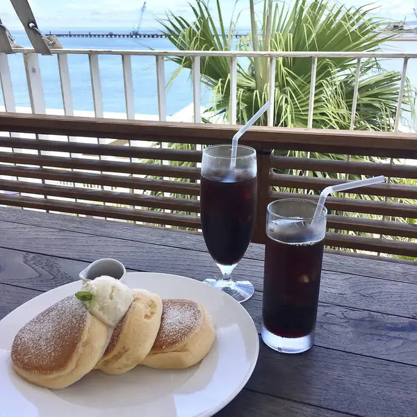 Kahvaltı, kahve ve dondurma.