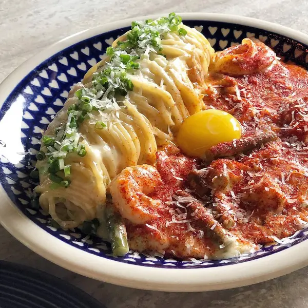 domates soslu ve peynirli makarna