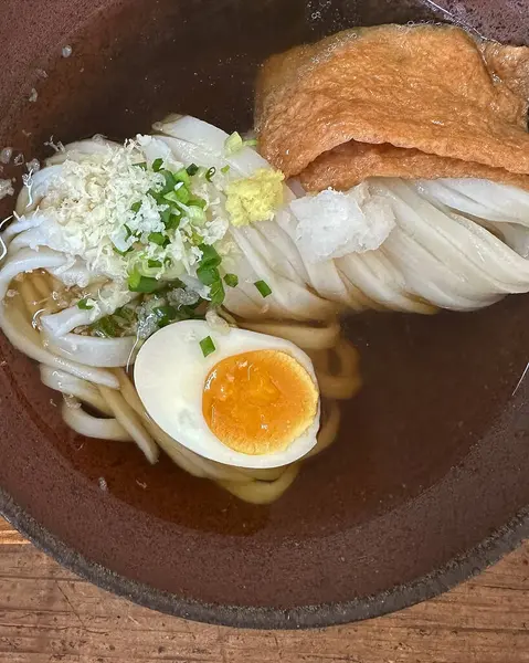 Lezzetli Asya yemeklerinin yakın görüntüsü