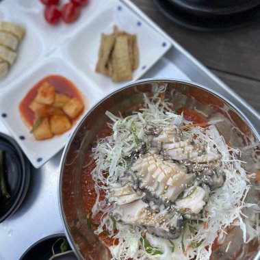 Lezzetli Asya yemeklerinin yakın görüntüsü