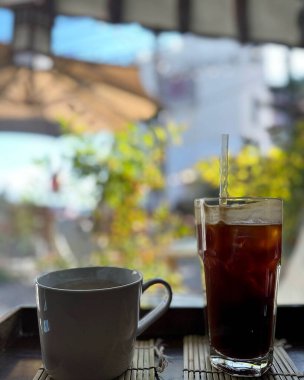 Cam bardak çay tablo