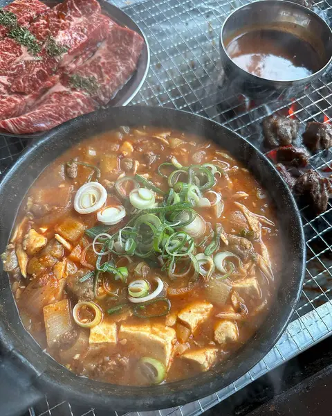 Kızarmış sığır eti fotoğrafı.