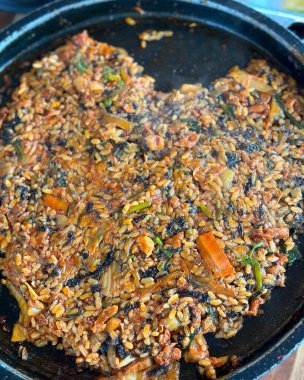 Kore usulü kızarmış pirinç, Kore usulü yemek.