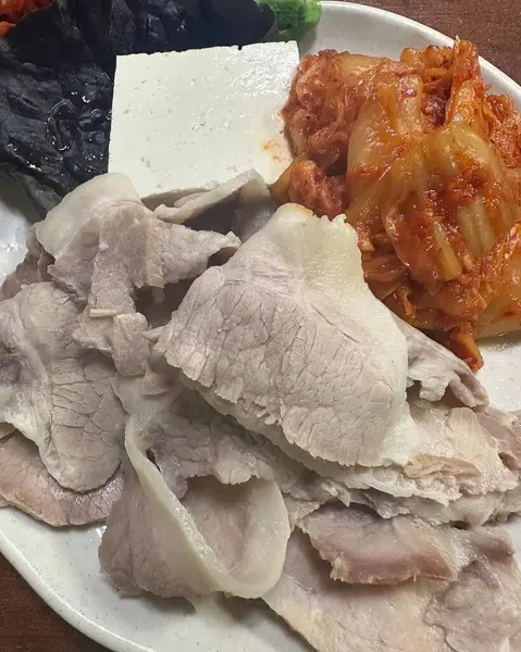 Lezzetli Asya yemeklerinin yakın görüntüsü