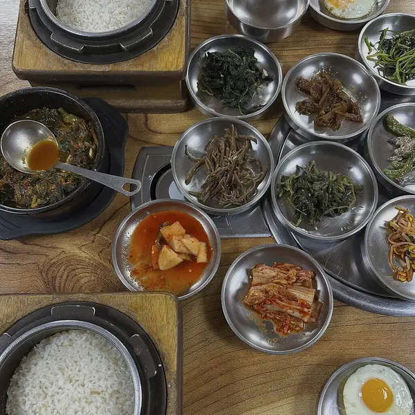 Kore yemekleri, çeşitli yemekler.