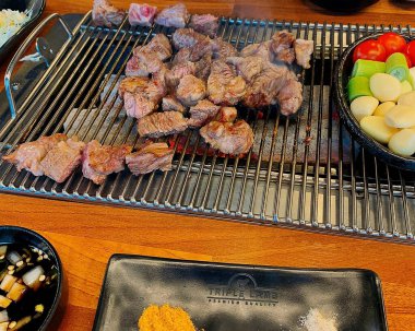 Izgarada et ve sebze.