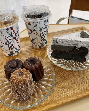 Kahve ve çikolatalı kahve.