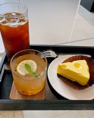 Limonlu ve naneli dondurma.