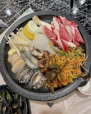 Lezzetli Asya yemeklerini yakından çek.