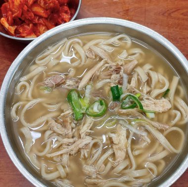 Lezzetli Asya yemeklerinin yakın görüntüsü