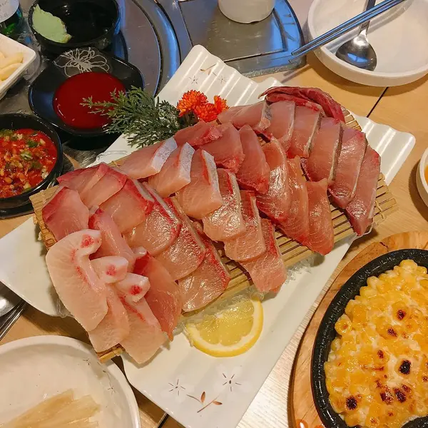 Lezzetli Asya yemeklerinin yakın görüntüsü