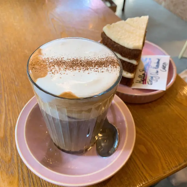 kahve ile lezzetli çikolatalı kek