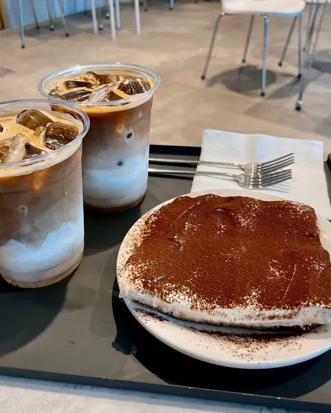 Nefis kahve ve çay.