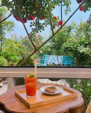 kahvaltı kahve ve meyve suyu