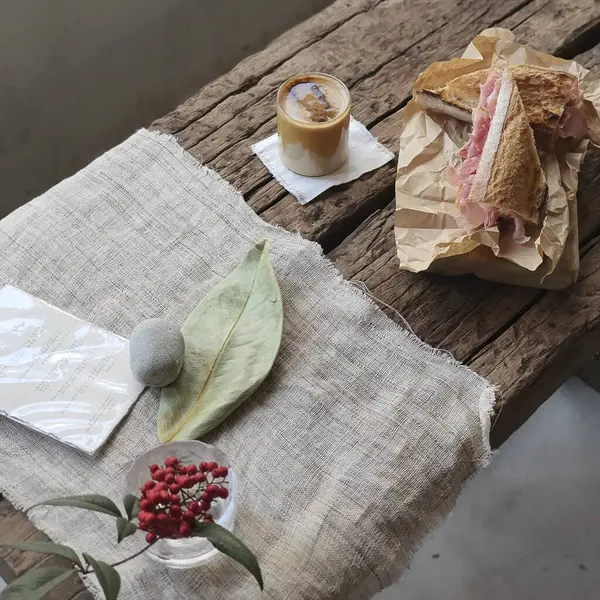 İtalyan makarnası, jambonlu, peynirli ve domatesli.