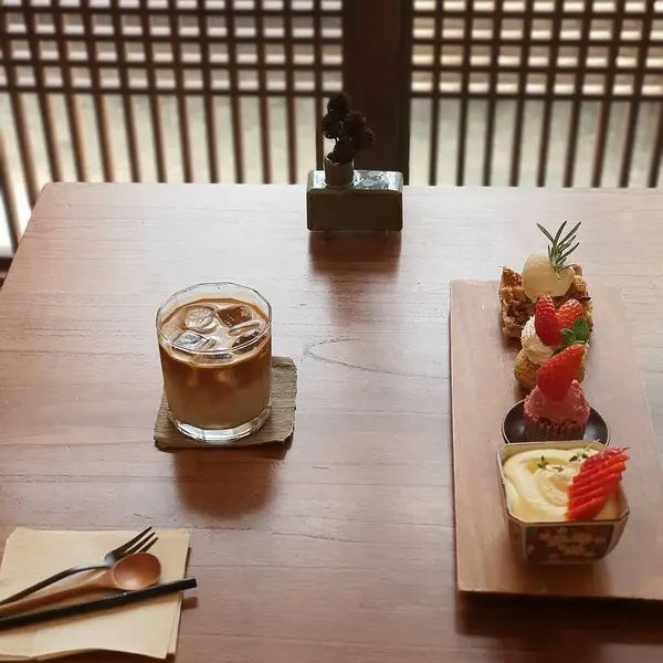 Lezzetli yiyeceklere yakın.