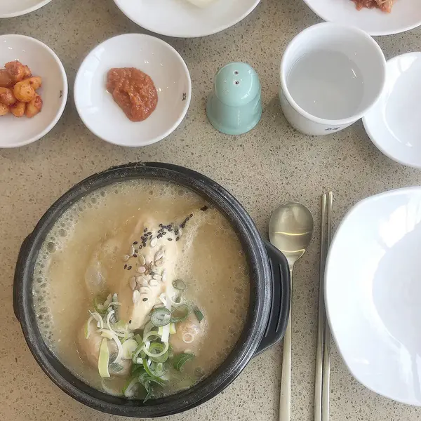 Lezzetli Asya yemeklerinin yakın görüntüsü