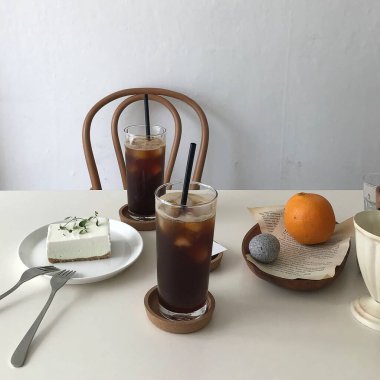 Buzlu çay ve naneli.