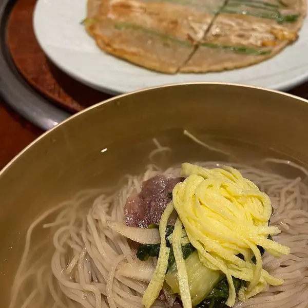 Pirinç eriştesinin mutfak fotoğrafı.