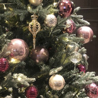 Süslü Noel ağacı