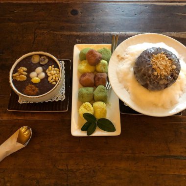 Lezzetli Asya yemeklerinin yakın görüntüsü