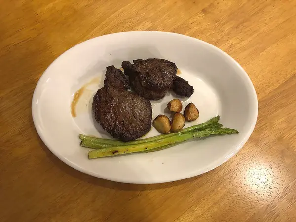 Lezzetli Asya yemeklerinin yakın görüntüsü