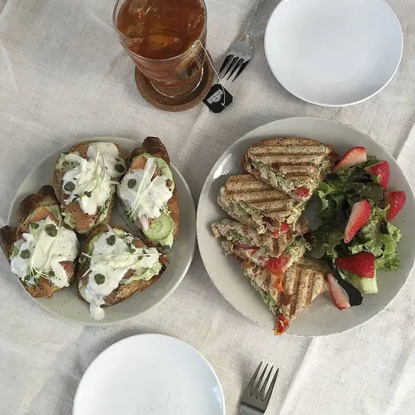 Tabakta lezzetli yemekler