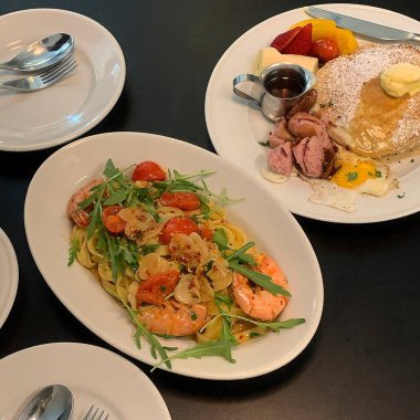 makarna karides ve sebze ile