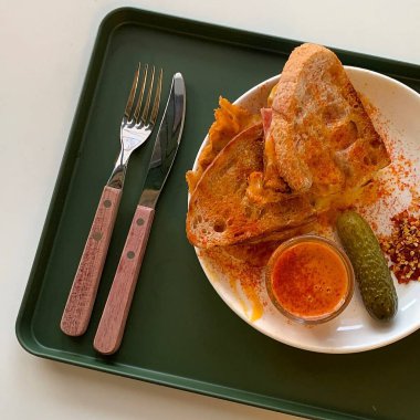 Sebzeli kızarmış tavuk.