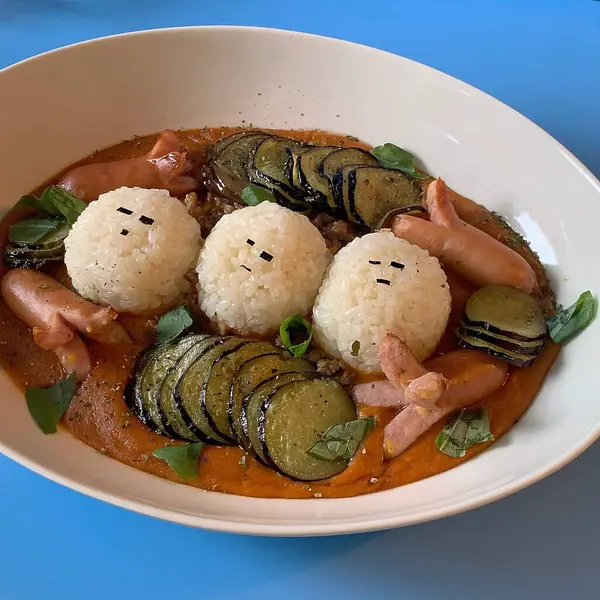 Lezzetli Asya yemeklerinin yakın görüntüsü