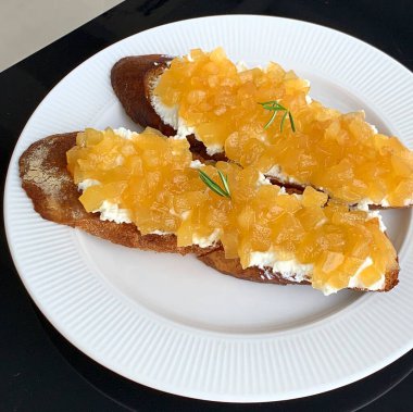 Krem peynirli tost ekmeği