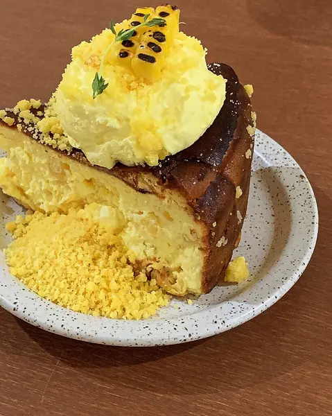 Meyveli ve meyveli kek.