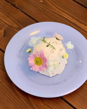 Lezzetli taze ve sağlıklı tatlı