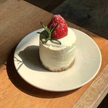 plaka üzerinde Cheesecake