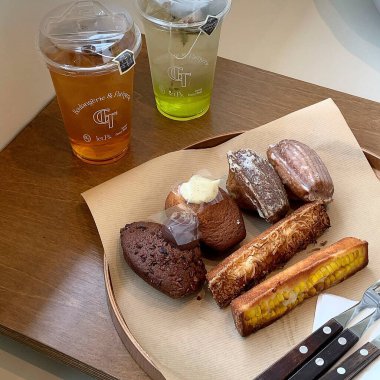 Lezzetli ve lezzetli bir kahvaltı. Kapat.