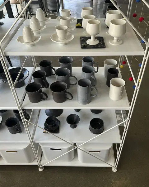 kahve bardakları üst üste