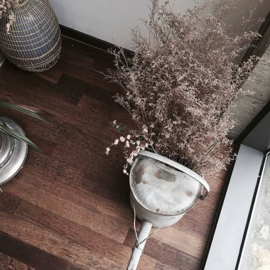 Modern oturma odasının içi.