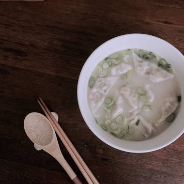 Lezzetli Asya yemeklerinin yakın görüntüsü