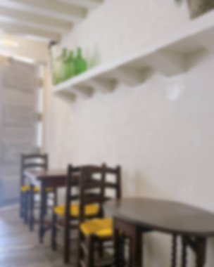 İçerisi bulanık. Kahve dükkanı ve resterant. 