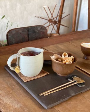 Masada çay ve kahve olsun.