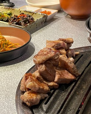 Lezzetli Asya yemeklerinin yakın görüntüsü