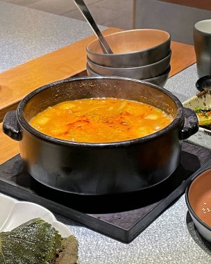 Lezzetli Asya yemeklerinin yakın görüntüsü