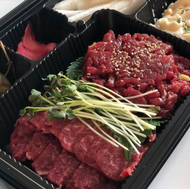 Lezzetli Asya yemeklerinin yakın görüntüsü