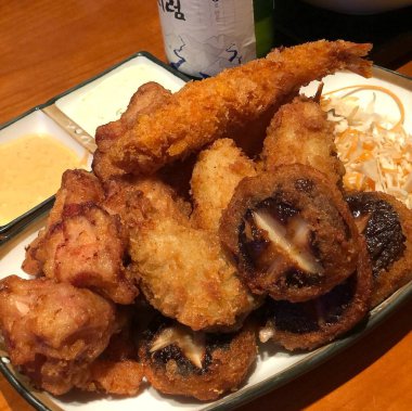 Lezzetli yiyeceklere yakın.