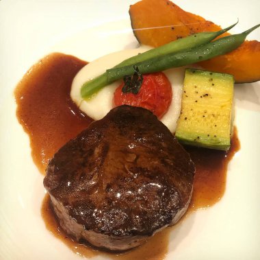 Lezzetli Asya yemeklerinin yakın görüntüsü