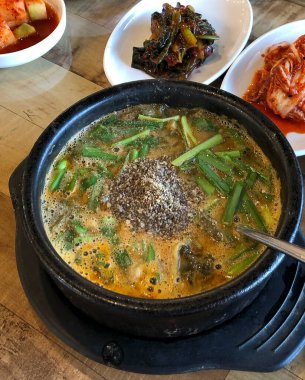 Lezzetli Asya yemeklerinin yakın görüntüsü